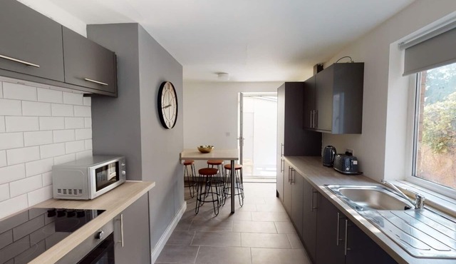 Stunning City Centre-Uni Town House