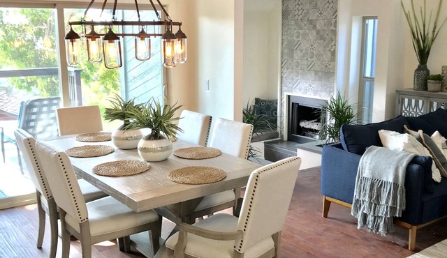 Stunning Coastal Home! Surfboards, kayaks, bikes, air hockey, gorgeous!