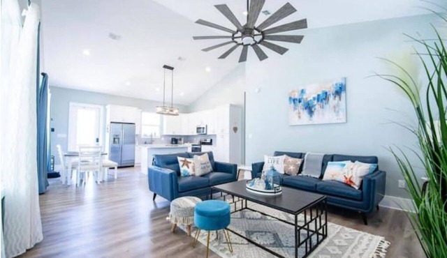 Stunning Comfortable Beach View House! Play Pool by the Beach! Great Family fun!