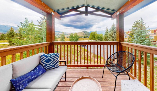 Stunning condo with mountain views, private W/D, and gas fireplace