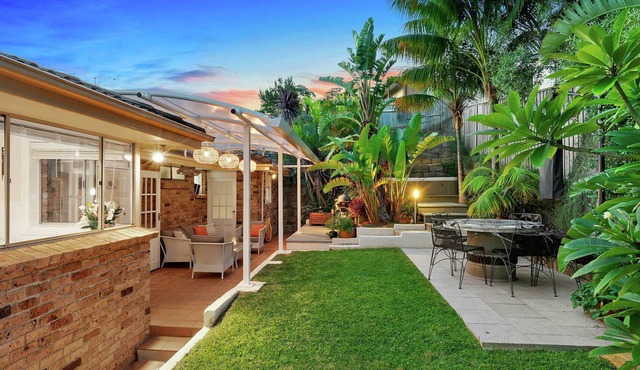 Stunning Contemporary Home with Tropical Garden