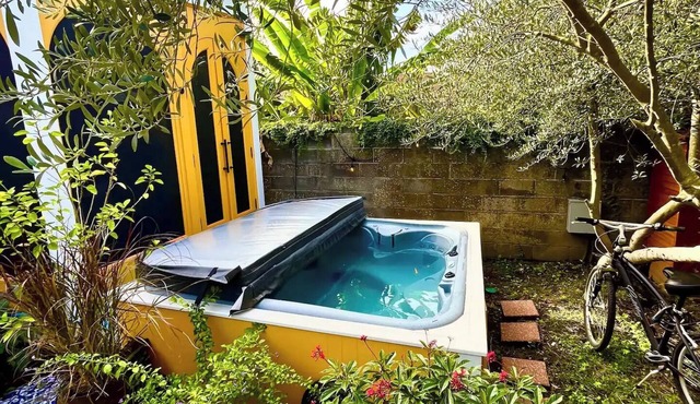 Stunning Converted Victorian Church: Garden, HotTub, 3-bedroom, WiFi, AC