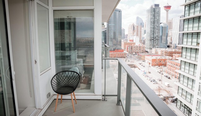 Stunning Corner Suite with Breathtaking Views of the Saddledome and Skyline