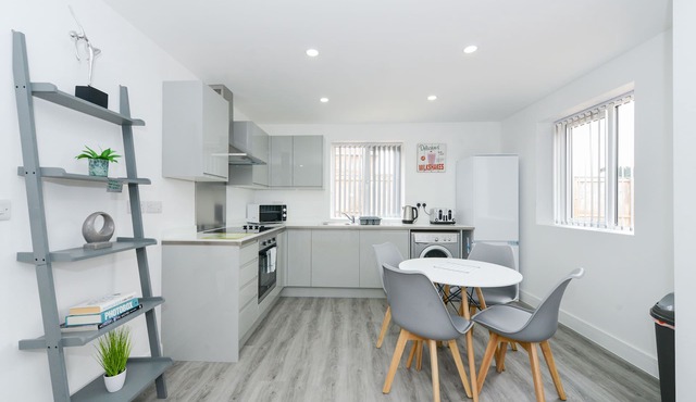 Stunning & Cosy 2bed Apt, Low Carbon, Parking