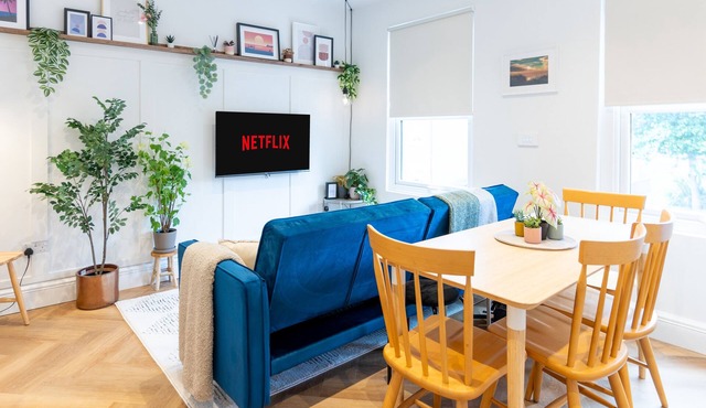 Stunning cosy flat near 02, canary wharf, free parking