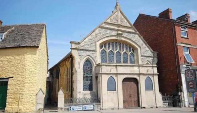 Stunning Cotswolds Chapel - Sleeps 10+