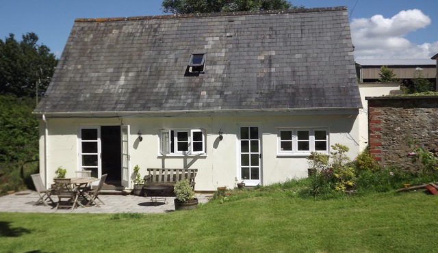 Stunning cottage in beautiful North Dorset near Gillingham with large garden
