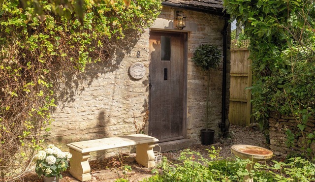 Stunning cottage in the beautiful Cotswold village of Biddestone
