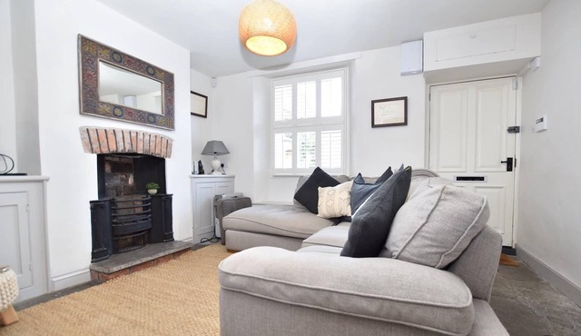 Stunning Cottage in Idyllic Somerset Town