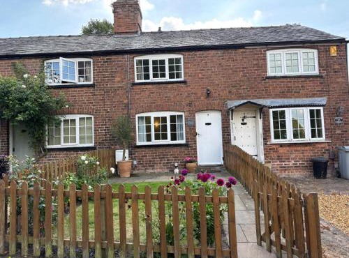 Stunning Cottage in Knutsford by City SuperHost