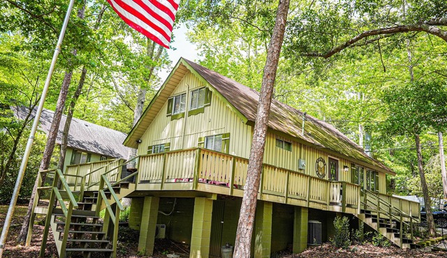 Stunning cottage overlooking Lake Innsbruck 5 miles from Wild Animal Safari!