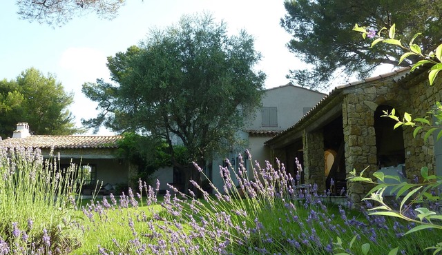 Stunning Couëlle villa in the Redon domain. with pool, tennis and large garden
