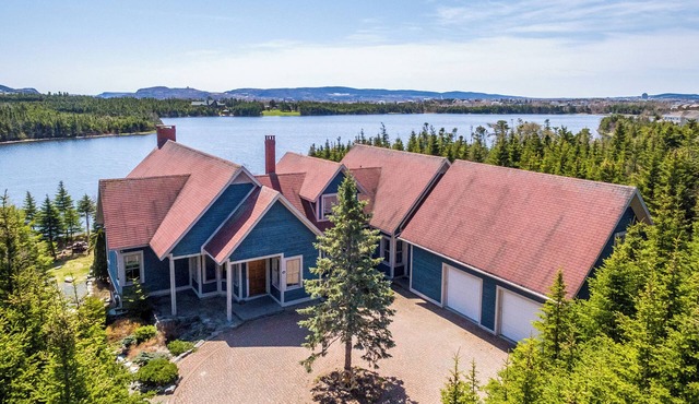 Stunning country home - in the middle of the City