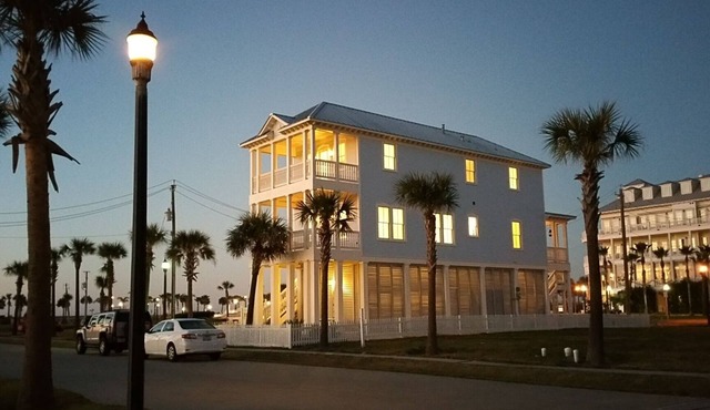 STUNNING! CUSTOM BEACH HOUSE, HOT TUB, BEACH JUST STEPS AWAY