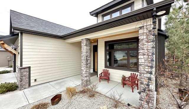Stunning custom comfy home in quiet NW Billings