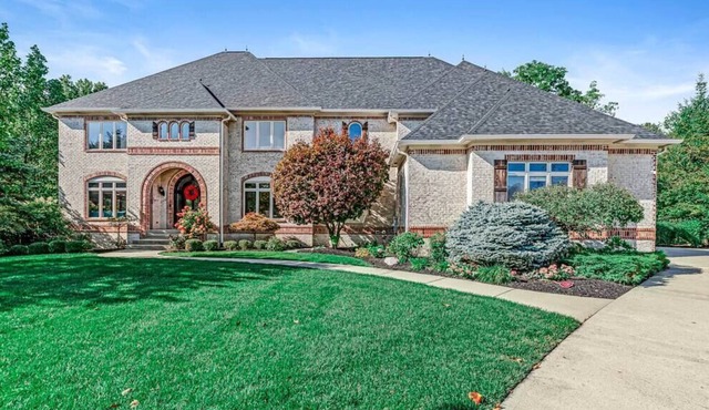 Stunning Custom home in Carmel!