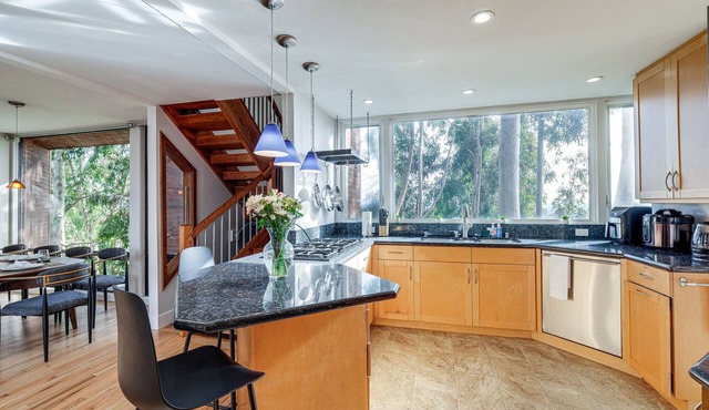 Stunning Del Mar Home w/Deck: 1 Mi to Beach!