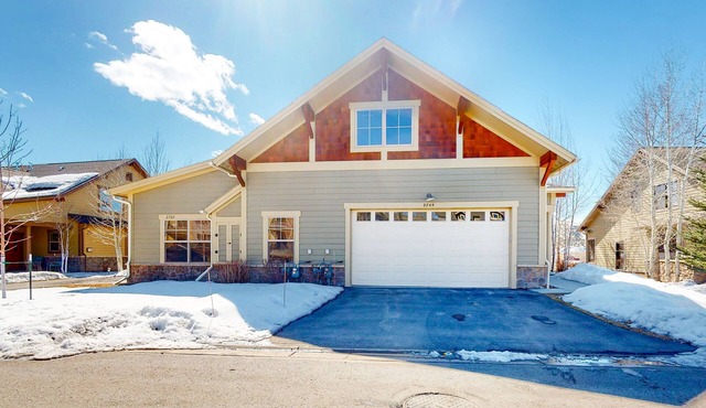 Stunning dog-friendly home with mountain view, fireplace, kitchen, patio, & W/D