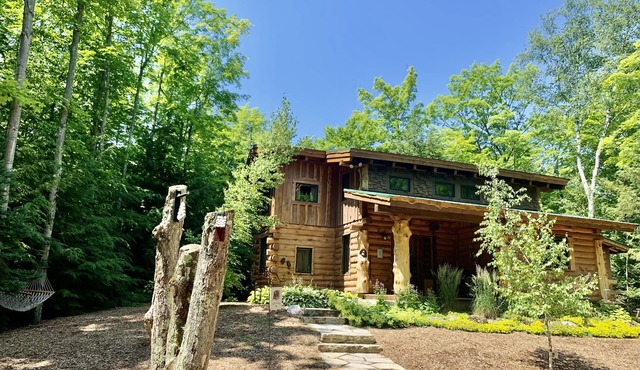 Stunning Door County Cabin In The Woods, Wi-Fi, Firepit, Fireplace, Game Room