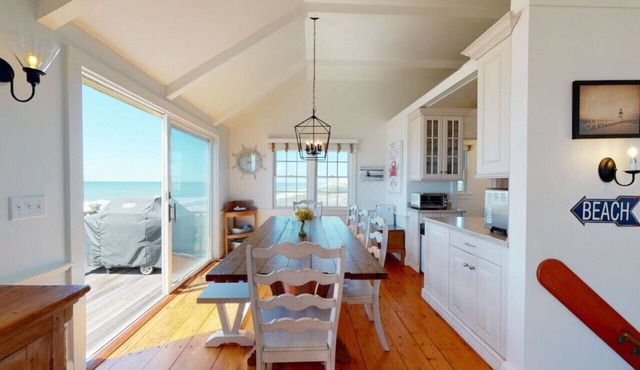 Stunning Double Home Rental - 6 bedroom 16 guests