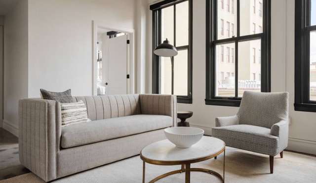 Stunning Downtown Condo with City Views, Near Riverwalk & Alamo