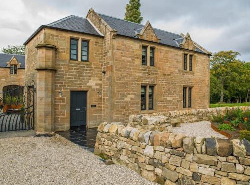 Stunning Edinburgh 1820s stables converted house