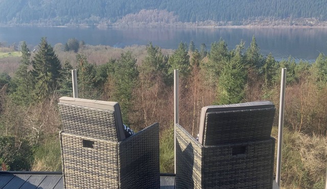 Stunning elevated luxury apartment with amazing views over Loch Ness