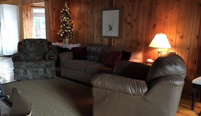 Stunning Executive, Post & Beam, Fenelon Falls/Bobcaygeon Waterfront Retreat