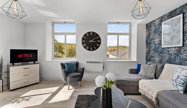 Stunning Executive Apartment - Free Secure Parking