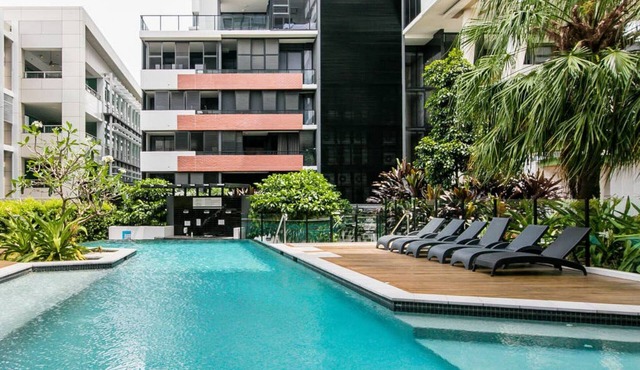 Stunning Family Resort-like apartment in South Brisbane Huge Balcony Pool Gym Cafe Fast WIFI Carpark