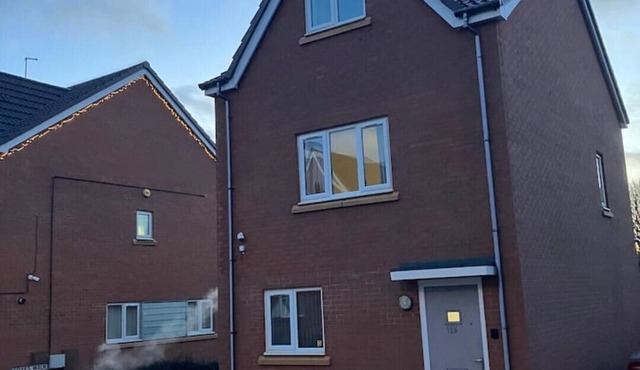 Stunning family Detached house in Coventry-sleep7,free car park,WiFi,Netflix-TV