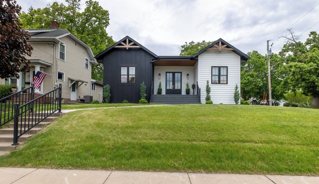 Stunning Family Friendly House in Dubuque, Iowa