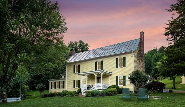 Stunning Family/Friends Retreat,110 Private Acres, Renovated Historic Home