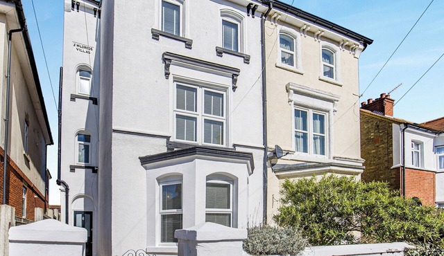 Stunning family holiday home perfect for groups of friends or family for seaside celebrations.