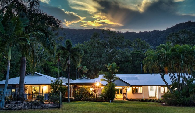 Stunning Family Resort Style Home - Swimming Pool + Full Tennis Court