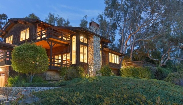 Stunning Family Retreat Near Beach