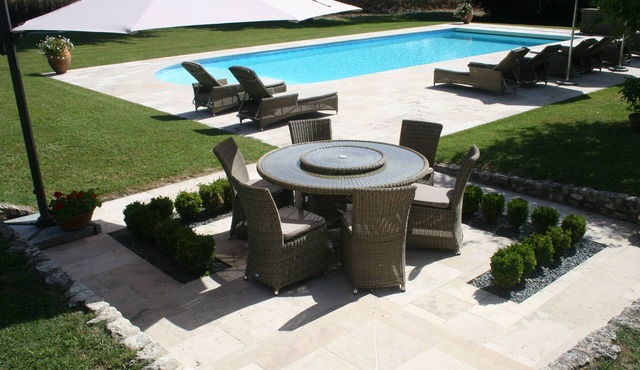 Stunning farmhouse in 15 acres, private heated pool, 6 beds & 4 baths plus annex