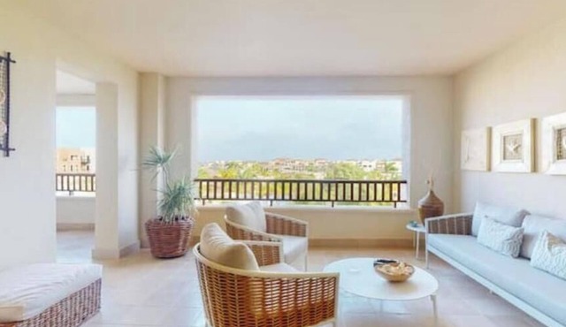 Stunning Fishing Lodge apt w/marina and pool view