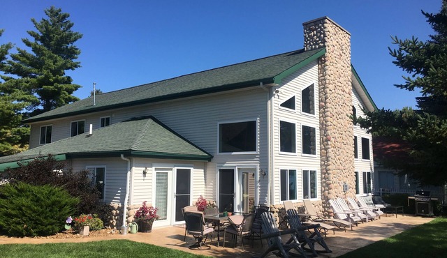 Stunning Five Bedroom Lakefront Home on Houghton Lake, Michigan