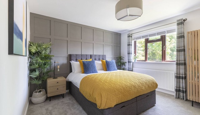 Stunning Five Bed Detached Home with Hot Tub