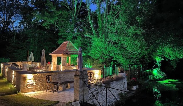 Stunning river terrace apartment