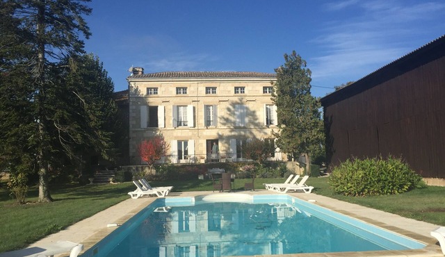 Stunning Chateau in the French Countryside & pool