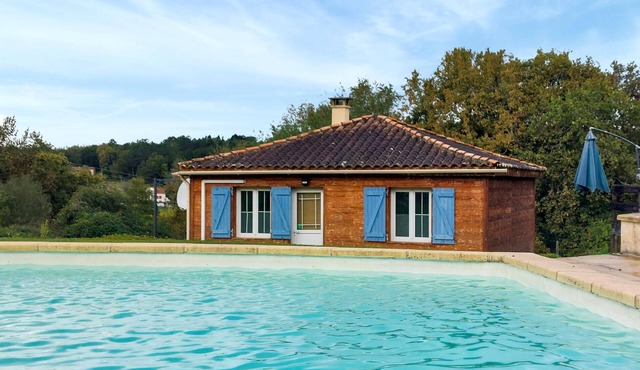 Stunning home in Eyraud-Crempse-Maurens