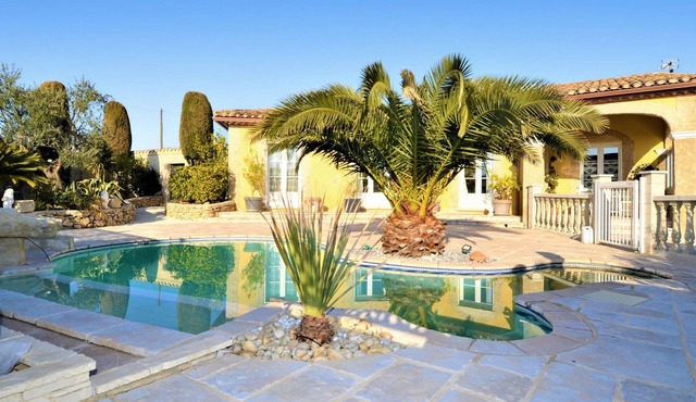 Stunning home in Jonquière saint Vincen