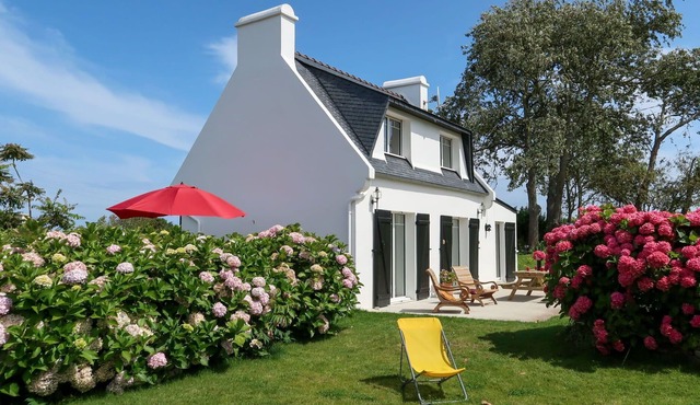 Stunning private villa for 4 people with WIFI, TV, patio, pets allowed and parking