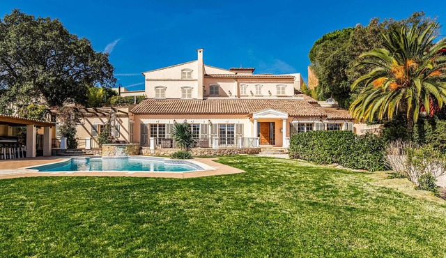 Stunning home in Les Adrets-de-l'Estére