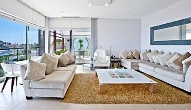 Stunning beachfront Villa With Sea Views In The Heart Of St Jean Cap Ferrat