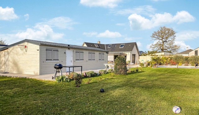 Stunning home in Saint Ouen les Vignes