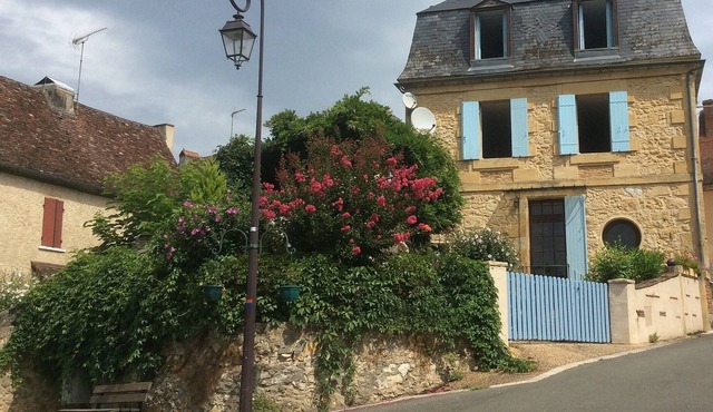 Stunning French Stone House With Fantastic River Views. Quiet location.