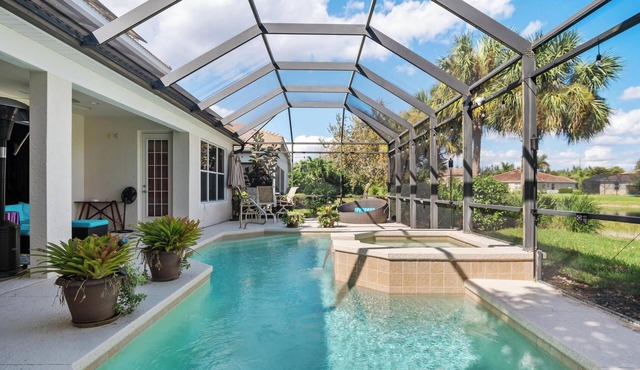 Stunning Fully Furnished LAKEVIEW POOL-SPA HOME @3200 SQ. FT. 5 BEDROOM 3.5 BATH